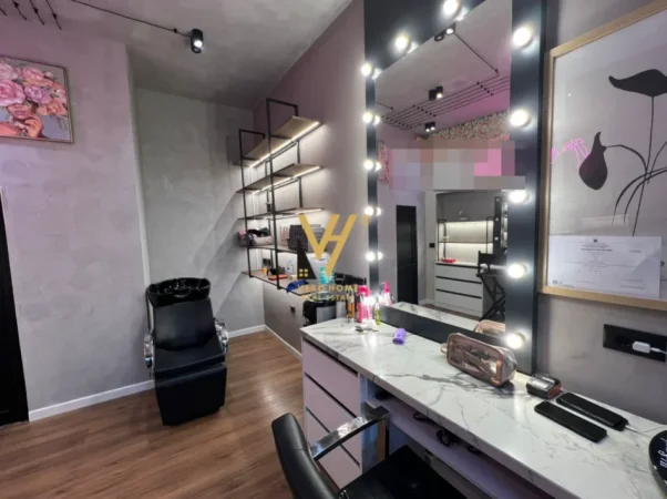 Tirane, jepet me qera ambjent biznesi Kati 0, 60 m² 420 € (URA E NISHARAKUT)