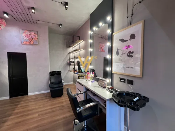 Tirane, jepet me qera ambjent biznesi Kati 0, 60 m² 420 € (URA E NISHARAKUT)