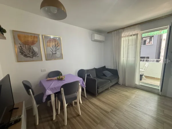 Tirane, jepet me qera apartament 2+1 Kati 2, 68 m² 700 € (Rruga Mine Peza)
