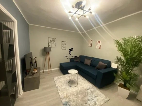 Tirane, jepet me qera apartament 1+1+Ballkon Kati 3, 78 m² 650 € (RRUGA E DURRESIT)