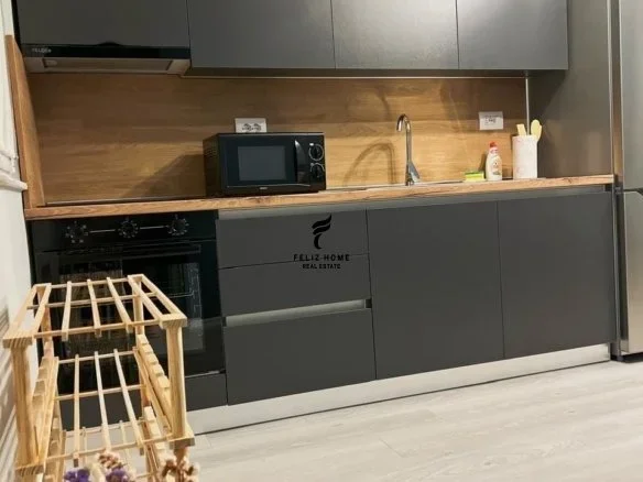 Tirane, jepet me qera apartament 1+1+Ballkon Kati 3, 78 m² 650 € (RRUGA E DURRESIT)