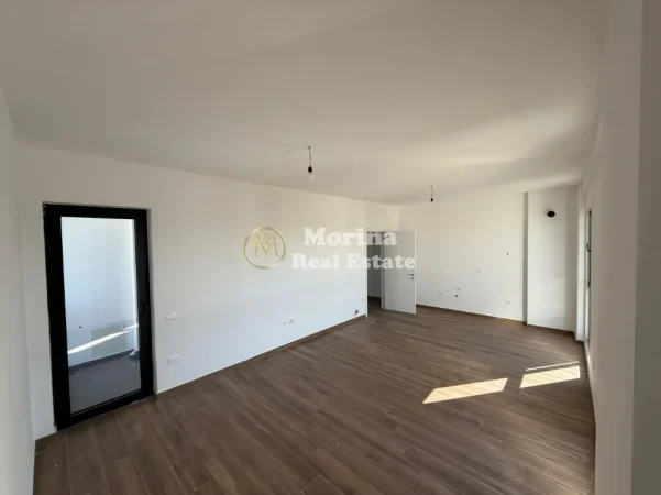 Tirane, jepet me qera apartament 1+1 Kati 9, 65 m² 500 € (Rruga e Dibres)
