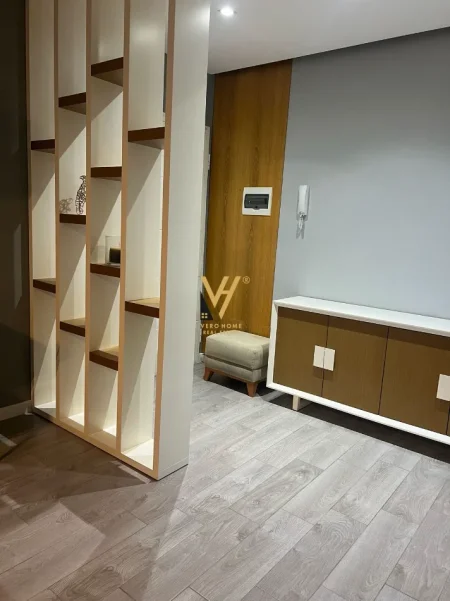 Tirane, jepet me qera apartament 2+1+Ballkon Kati 6, 93 m² 650 € (ISH PARKU)