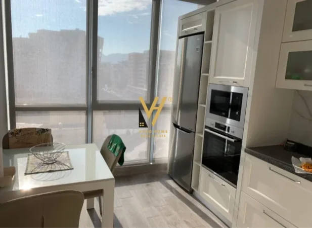 Tirane, jepet me qera apartament 2+1+Ballkon Kati 6, 93 m² 650 € (ISH PARKU)