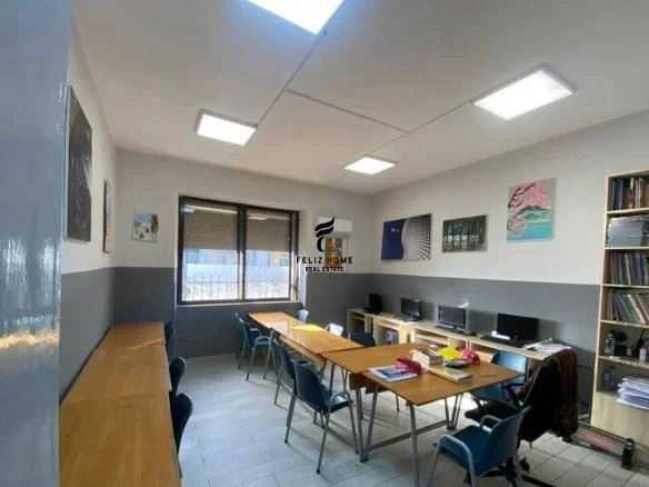 Tirane, jepet me qera zyre Kati 3, 100 m² 850 € (BLLOK)