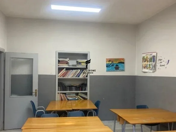 Tirane, jepet me qera zyre Kati 3, 100 m² 850 € (BLLOK)