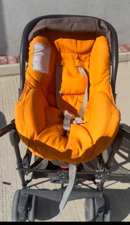 Shqiperi, shes Karroce per Femije 3n1 8.000 €