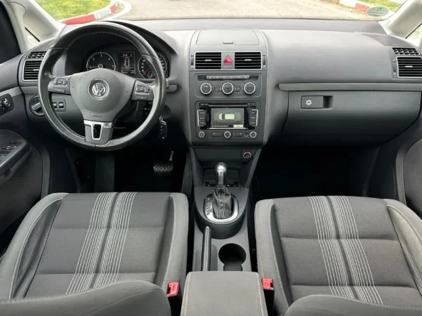 Tirane, shes makine VOLKSVAWGEN TOURAN FULL PANORAMA 2.0 Nafte, blu e errët automatik Klima