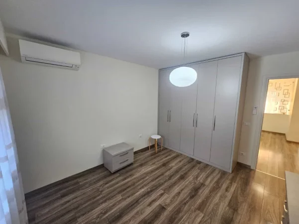 Tirane, jepet me qera apartament 2+1 Kati 2, 130 m² 1.500 € (Teg)