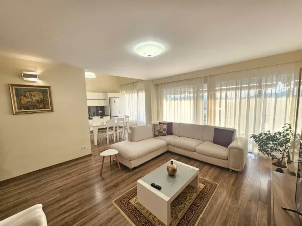 Tirane, jepet me qera apartament 2+1 Kati 2, 130 m² 1.500 € (Teg)