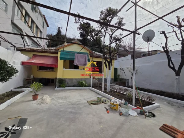 Vlore, shitet shtepi 2+1+Ballkon Kati 0, 90 m² 158.000 € (Muradie)