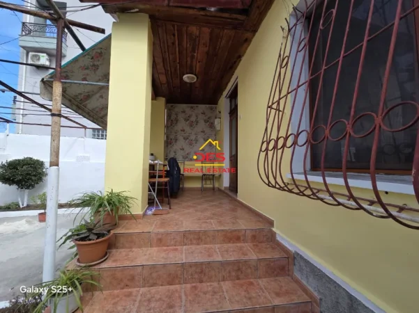 Vlore, shitet shtepi 2+1+Ballkon Kati 0, 90 m² 158.000 € (Muradie)