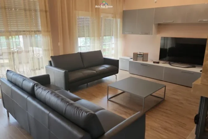 Tirane, jepet me qera Vile 3+1+Ballkon Kati 1, 500 m² 2.000 € (prane Teg)