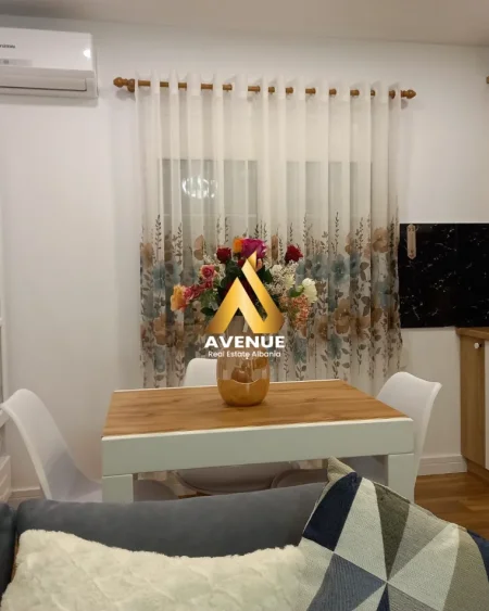 Tirane, jepet me qera apartament 1+1 , 70 m² 760 € 