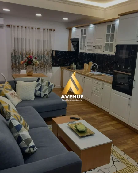 Tirane, jepet me qera apartament 1+1 , 70 m² 760 € 