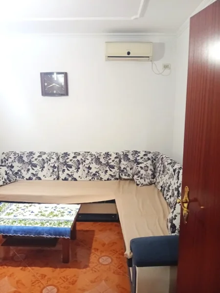 Jepet me qira Super Apartament 2+1,tek Oxhaku ,Varri Bomit,Xhamllik