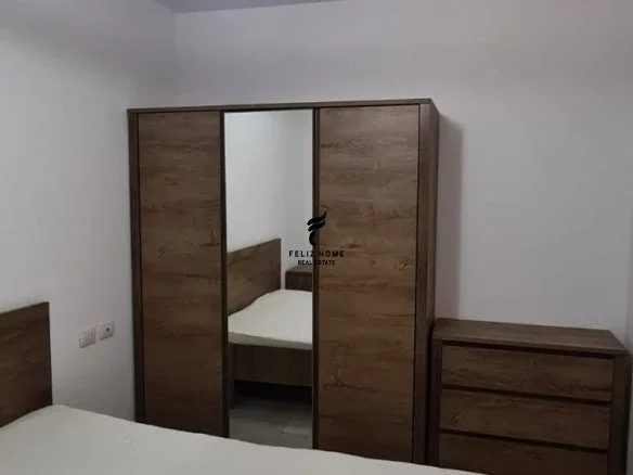 Tirane, jepet me qera apartament 1+1+Ballkon Kati 4, 63 m² 550 € (21 DHJETORI)