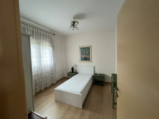 Qera, Duplex , Kompleksi Mangalem, Tiranë - 1300€ | 170 m²