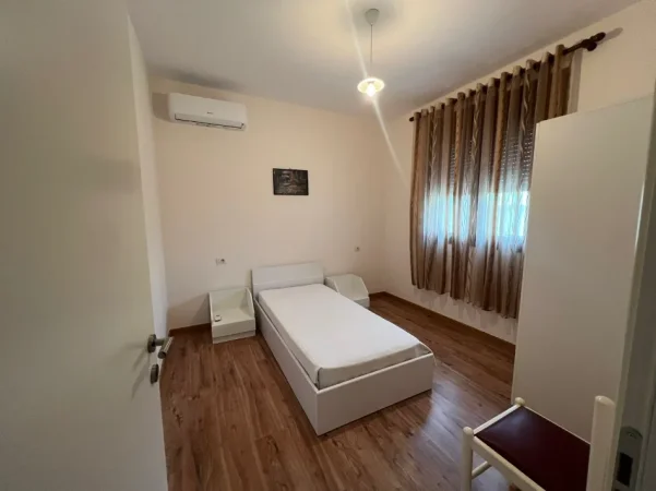 Qera, Duplex , Kompleksi Mangalem, Tiranë - 1300€ | 170 m²