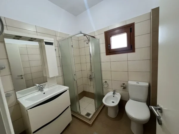 Qera, Duplex , Kompleksi Mangalem, Tiranë - 1300€ | 170 m²