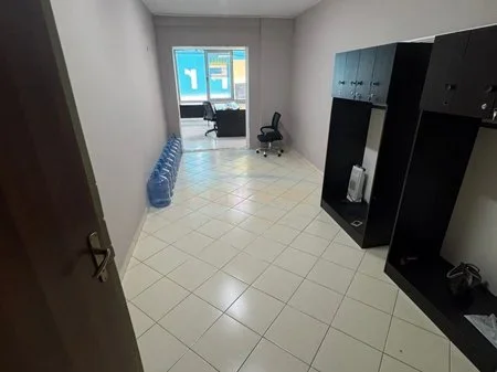 Shitet ambjent biznesi Kati 3, 160 m² 235.000 €