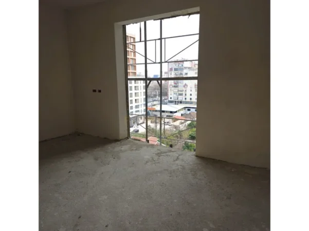 Tirane, shitet apartament 2+1+2+Ballkon Kati 6, 116 m² 197.200 € (Laprake)