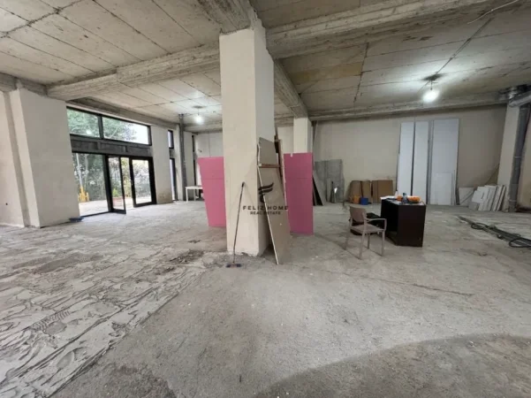 Tirane, jepet me qera zyre Kati 0, 210 m² 1.400 € (BRRYL)