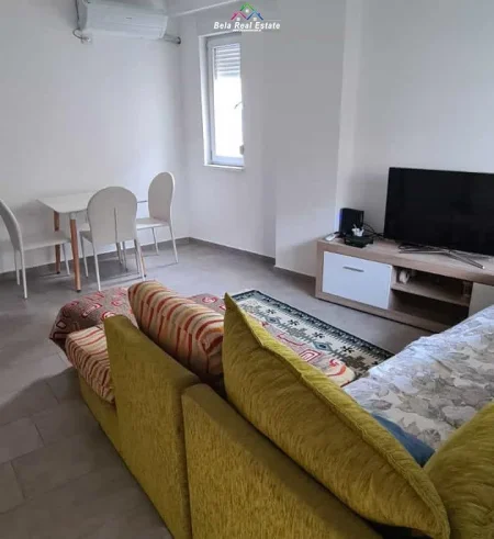 Tirane, jepet me qera apartament 1+1+Ballkon Kati 4, 63 m² 575 € (frosina plaku)