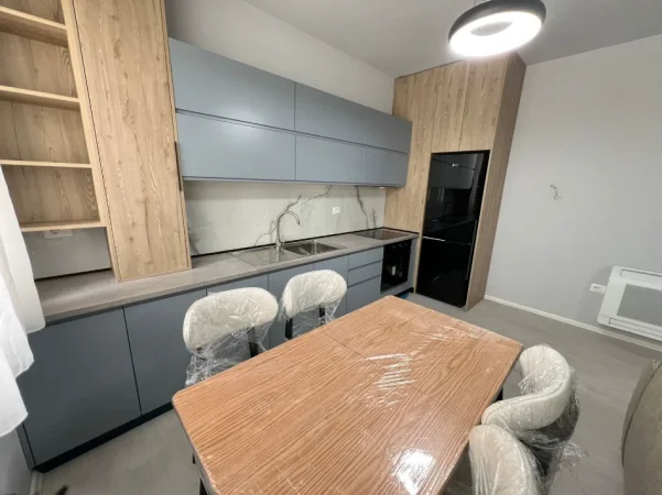 Tirane, jepet me qera apartament 2+1+Ballkon Kati 6, 97 m² 780 € (River Rezidence)