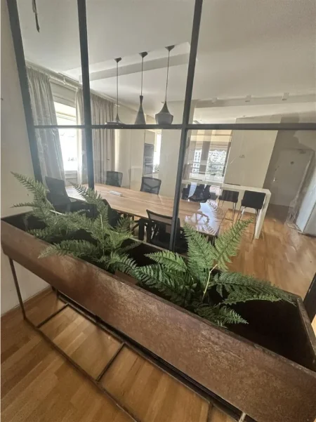 Tirane, jepet me qera zyre Kati 6, 140 m² 3.200 € (RRUGA BRIGADA 8)