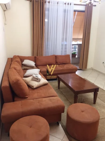 Tirane, jepet me qera apartament 3+1+Ballkon Kati 5, 120 m² 770 € (JORDAN MISJA)