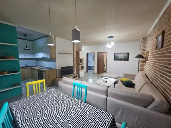 Tirane, jepet me qera apartament 2+1 Kati 8, 100 m² 700 € (tish dahija)