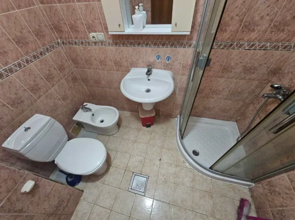 Tirane, jepet me qera apartament 2+1 Kati 8, 100 m² 700 € (tish dahija)