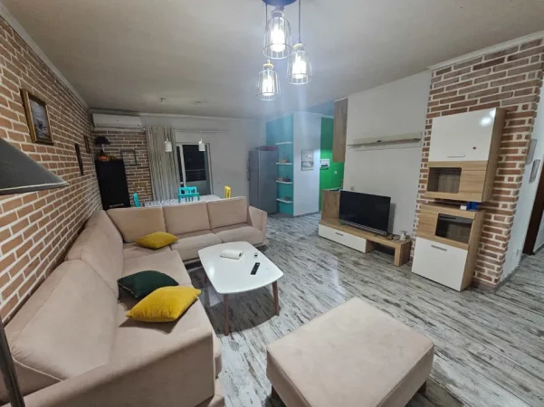 Tirane, jepet me qera apartament 2+1 Kati 8, 100 m² 700 € (tish dahija)