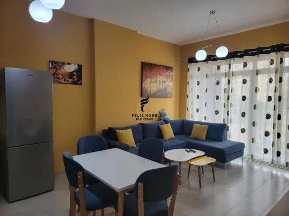 Tirane, jepet me qera apartament 1+1+Ballkon Kati 2, 80 m² 550 € (RRUGA E KAVAJES)