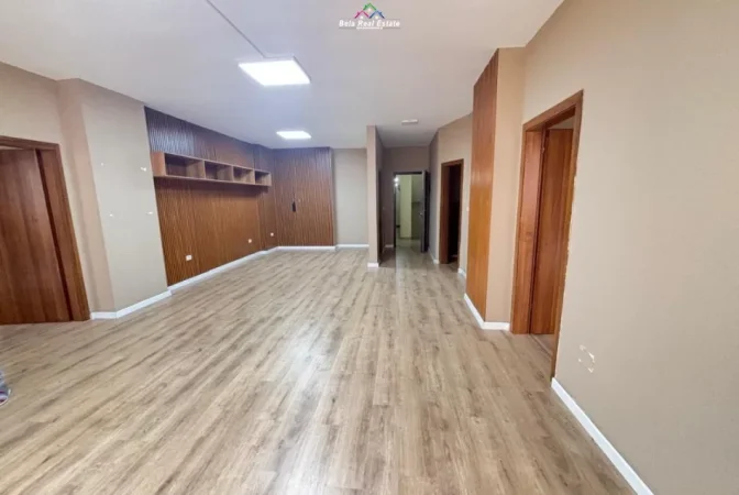 Tirane, jepet me qera zyre Kati 6, 122 m² 1.300 € (rruga e kosovareve)