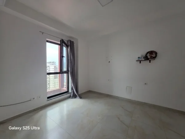 Tirane, jepet me qera zyre , 110 m² 1.000 € (Rruga e Kavajes)