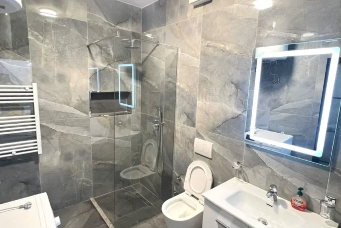 Tirane, jepet me qera apartament 1+1+Ballkon Kati 2, 60 m² 680 € (bulevardi zogu i pare)