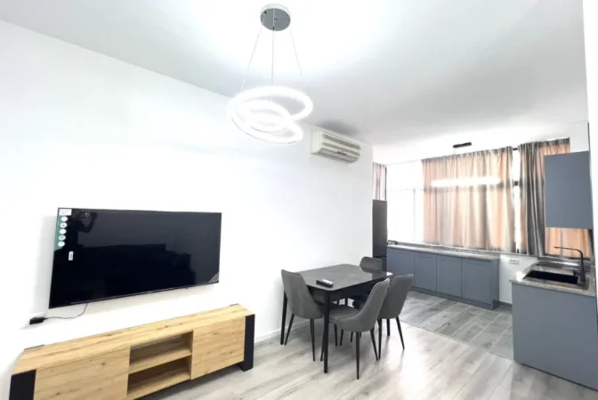 Tirane, jepet me qera apartament 1+1+Ballkon Kati 2, 60 m² 680 € (bulevardi zogu i pare)