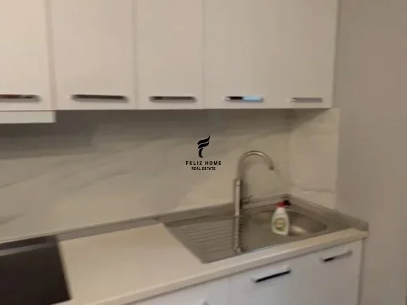 Tirane, jepet me qera apartament 1+1+Ballkon Kati 4, 71 m² 600 € (21 DHJETORI)