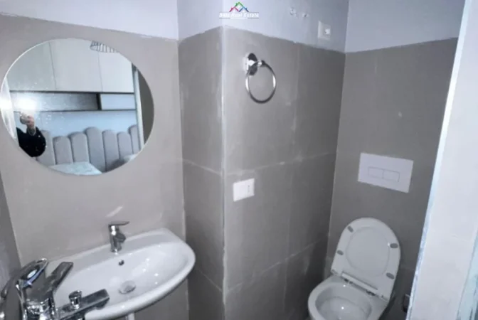 Tirane, jepet me qera apartament 1+1+Ballkon Kati 6, 97 m² 780 € (astir)