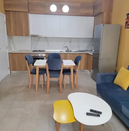 Tirane, jepet me qera apartament 1+1+Ballkon Kati 2, 65 m² 550 € 