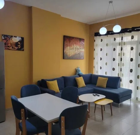 Tirane, jepet me qera apartament 1+1+Ballkon Kati 2, 65 m² 550 € 