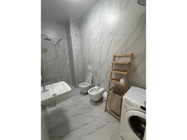 Tirane, jepet me qera apartament 1+1 Kati 3, 55 m² 450 € 