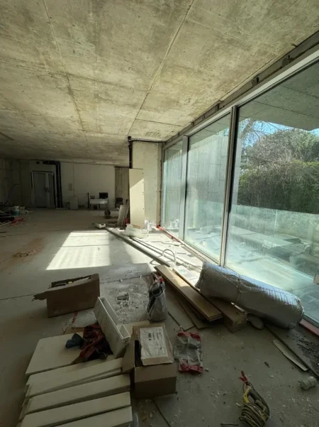 Tirane, jepet me qera zyre Kati 1, 265 m² 9.300 € (PRANE GARDES)