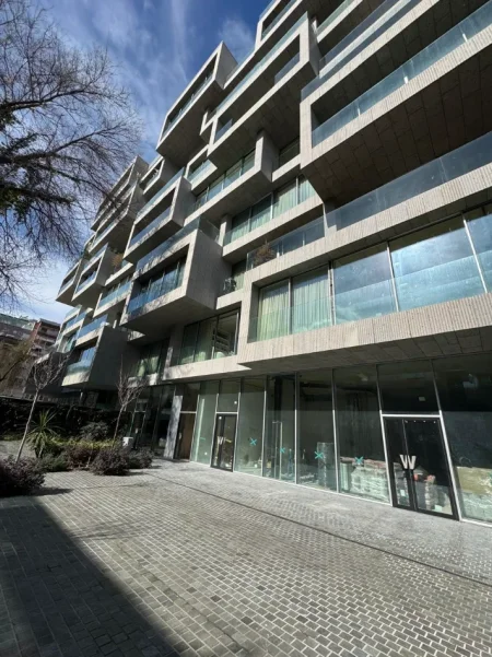 Tirane, jepet me qera zyre Kati 1, 265 m² 9.300 € (PRANE GARDES)