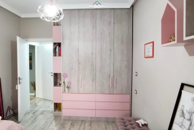 Tirane, jepet me qera apartament 2+1 Kati 1, 100 m² 625 € (Rruga Selite e Vjeter)