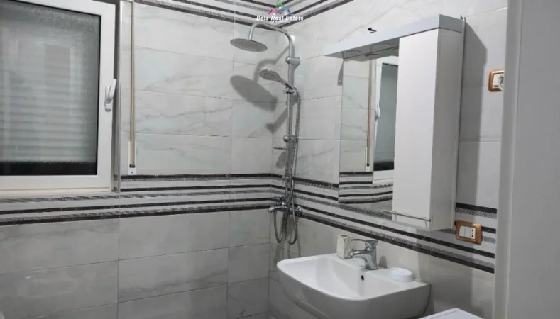Tirane, jepet me qera apartament 2+1 Kati 1, 100 m² 625 € (Rruga Selite e Vjeter)