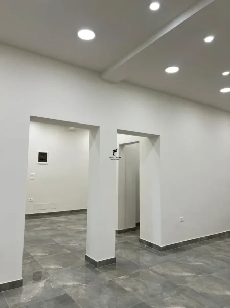 Tirane, jepet me qera dyqan Kati 0, 70 m² 2.500 € (STADIUMI DINAMO)