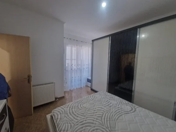 Tirane, jepet me qera apartament 2+1+Ballkon Kati 4, 110 m² 450 € (Astir)